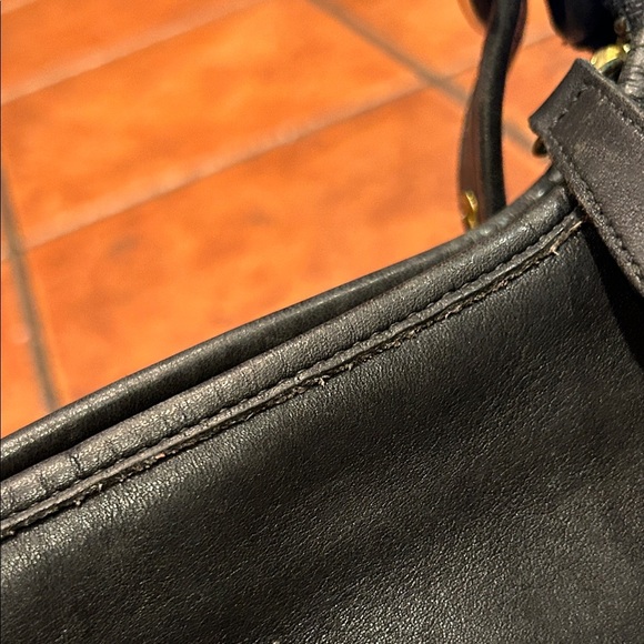 Coach Vintage Black Legacy Leather Shoulder Bag - Picture 9 of 16